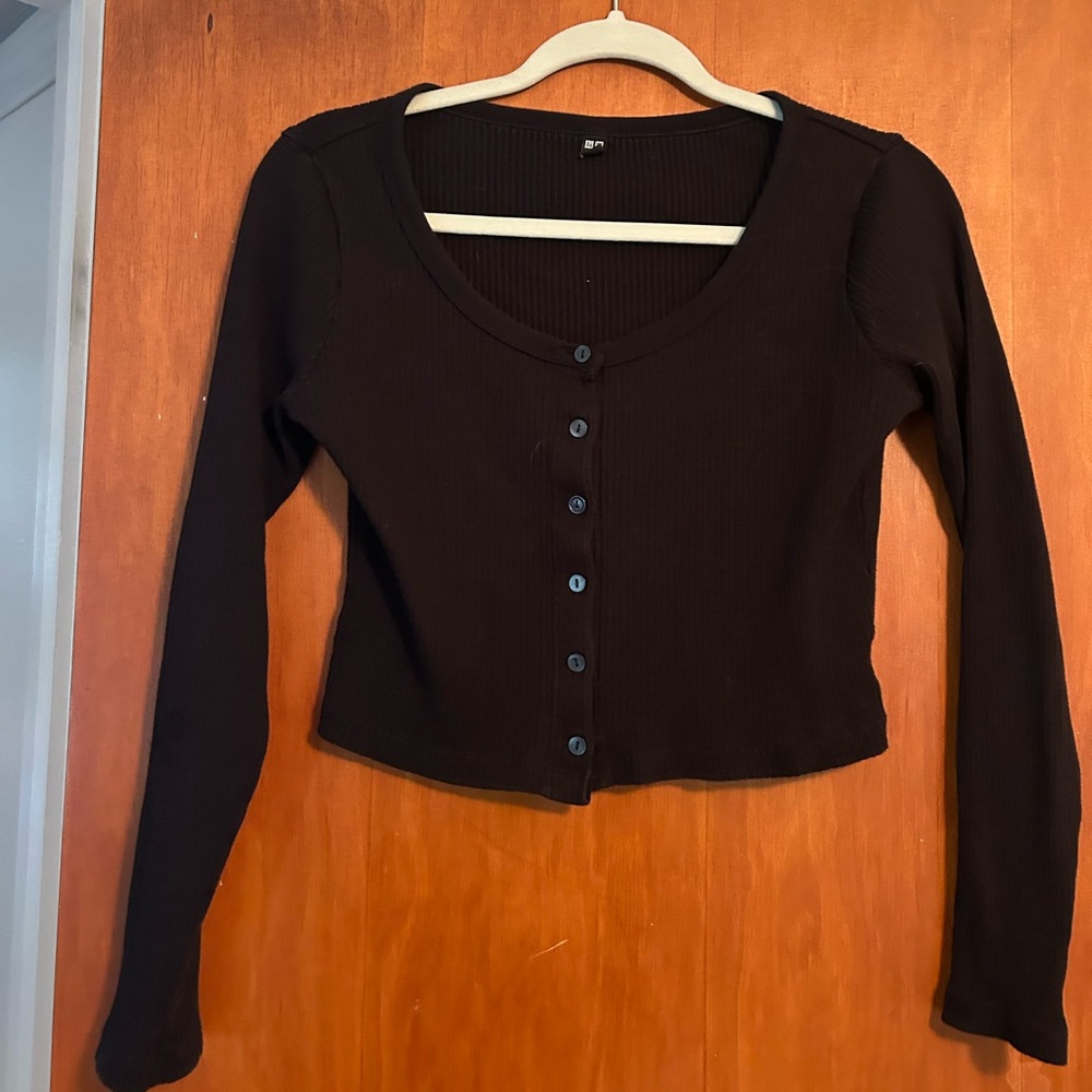 UNIQLO Long Sleeve Button Crop Top